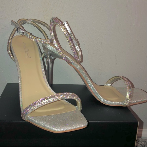 🤍 Aurora Rhinestone Heels 🤍 - Picture 6 of 6